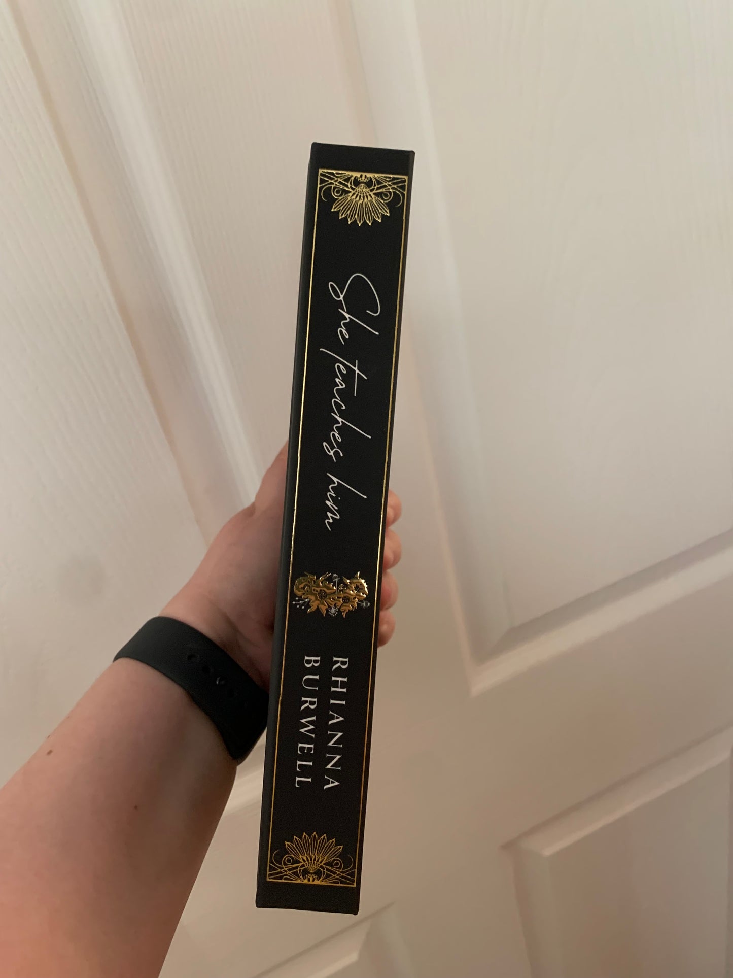 She Teaches Him Omnibus Special Edition
